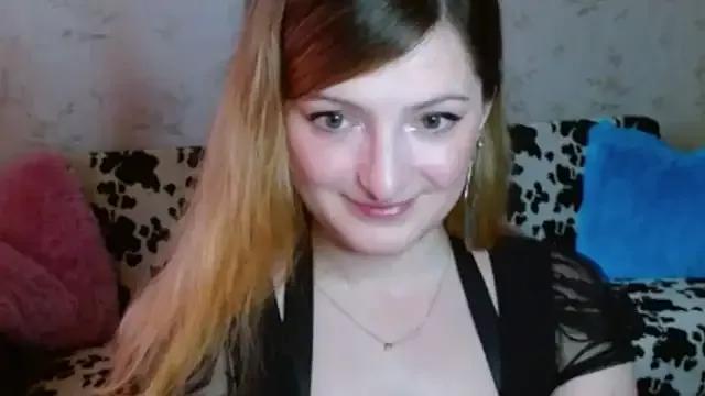 Arielsssplash from StripChat is Freechat