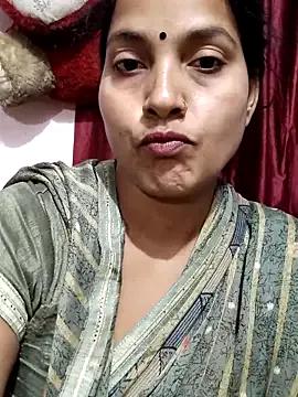 Photos of Arini_Arora from StripChat is Freechat