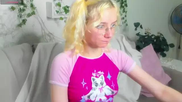 AshlyMiller from StripChat is Freechat