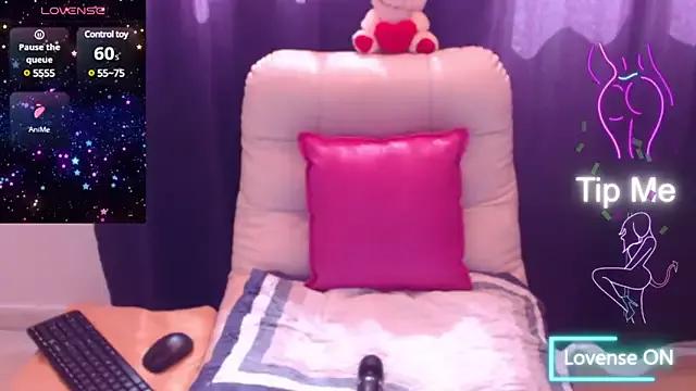 Check-out our cam rooms range and converse on a personal level with our delicious livecams streamers, showing off their spicy curves and toys.