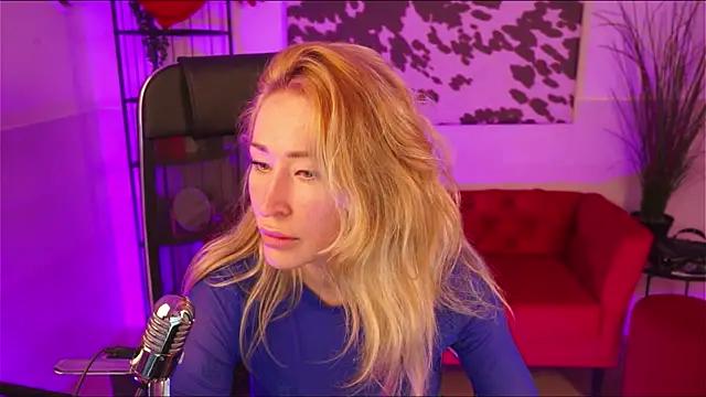 AstraMonroe from StripChat is Freechat