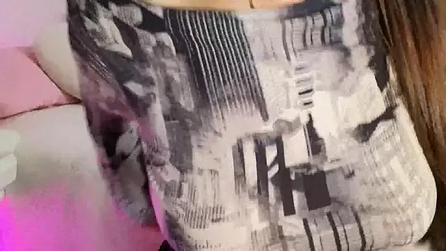 Aurora_sweetie from StripChat is Freechat