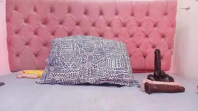 Check-out our cam rooms range and converse on a personal level with our delicious livecams streamers, showing off their spicy curves and toys.