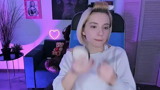 Check-out our cam rooms range and converse on a personal level with our delicious livecams streamers, showing off their spicy curves and toys.