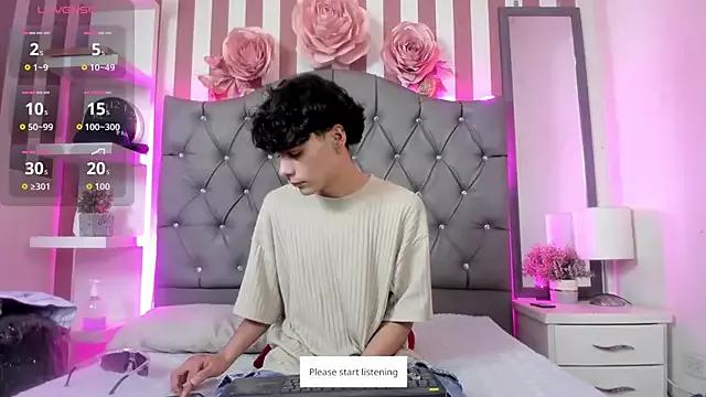 AxelWolfe from StripChat is Freechat