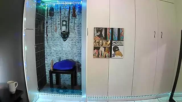 Check-out our cam rooms range and converse on a personal level with our delicious livecams streamers, showing off their spicy curves and toys.