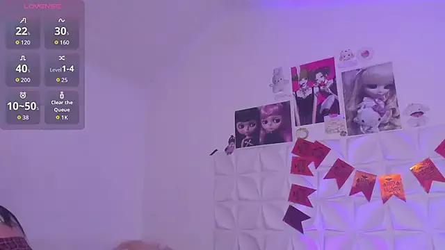 Check-out our cam rooms range and converse on a personal level with our delicious livecams streamers, showing off their spicy curves and toys.