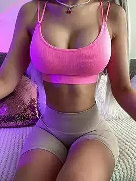 BarbieXs from StripChat is Freechat