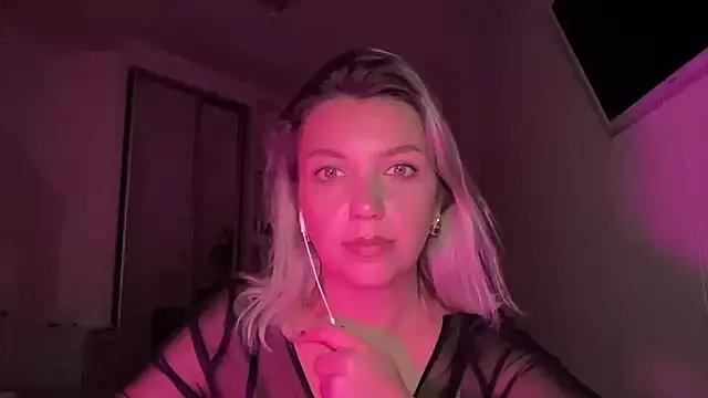 Beautysoul_ from StripChat is Freechat