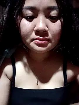 Bee-bgolden from StripChat is Freechat