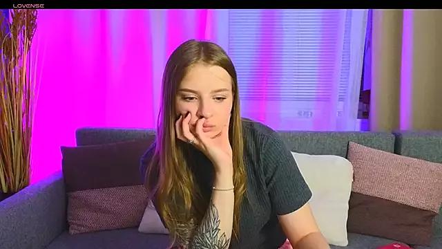 BellaBlazee from StripChat is Freechat