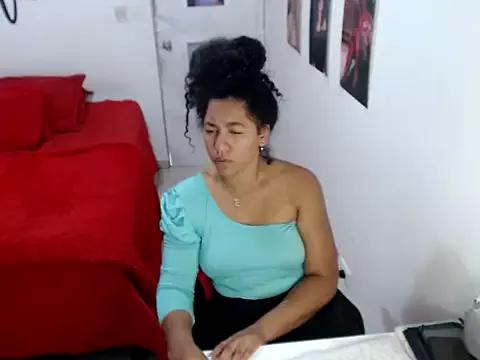 bellacrespalatina from StripChat is Freechat