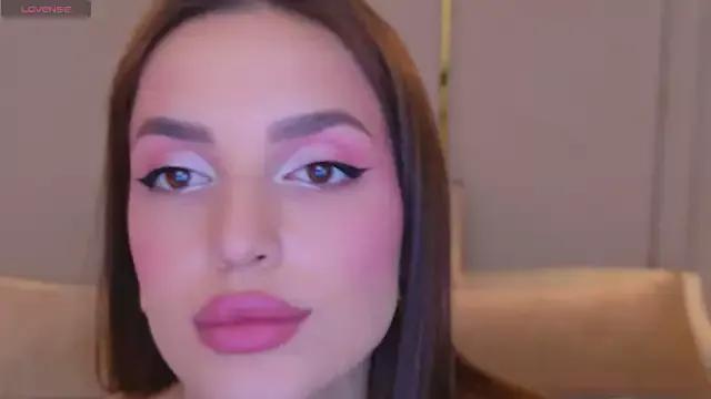 BellaHalles from StripChat is Freechat