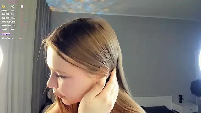 BelleDream from StripChat is Freechat