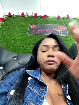 Beybuuu from StripChat