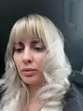 blondegirlx from StripChat is Freechat