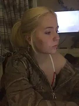 Blondie_Sofia_Essexbabe from StripChat is Freechat