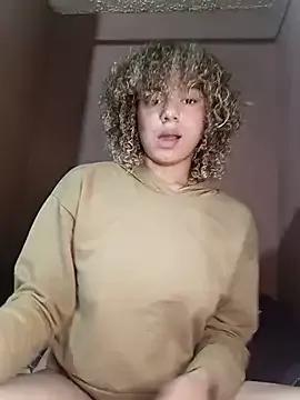 Blondiecurly from StripChat is Freechat