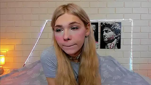 Blondy_Fina from StripChat is Freechat