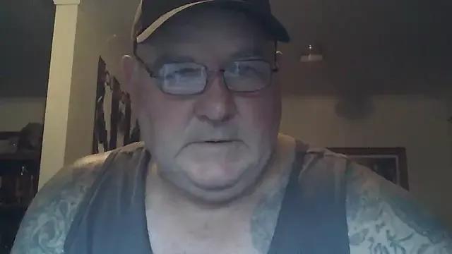 BLUEYEDBEAR69 from StripChat is Freechat