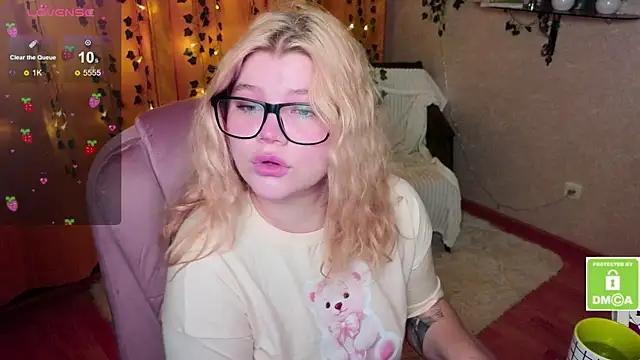 Bratz_Chloe_ from StripChat is Freechat