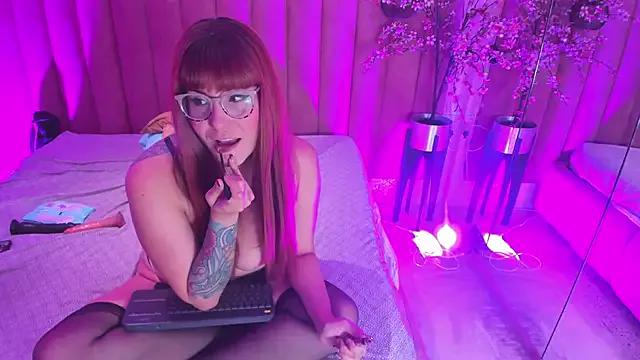 BrunnaMoore_ from StripChat is Freechat