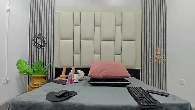 bryonycutee from StripChat is Freechat