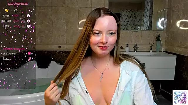 bunnyluunna from StripChat is Freechat