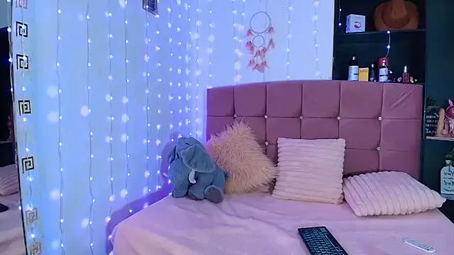 BunnyscottLux from StripChat is Freechat