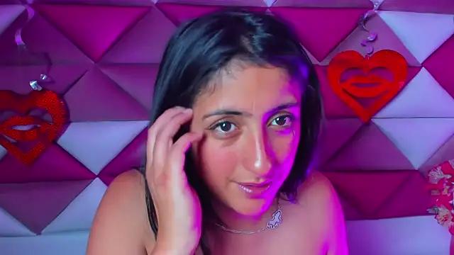 Cameron_cutte from StripChat is Freechat