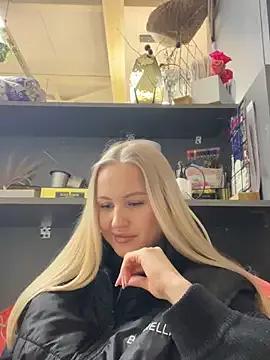 CandyVice from StripChat is Freechat