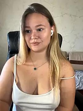 CaramelleSugar_ from StripChat is Freechat
