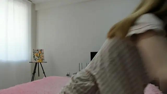 CarolHowward from StripChat is Freechat