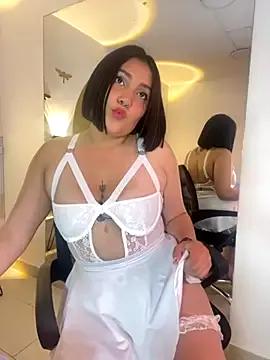 caroline__muller from StripChat is Freechat
