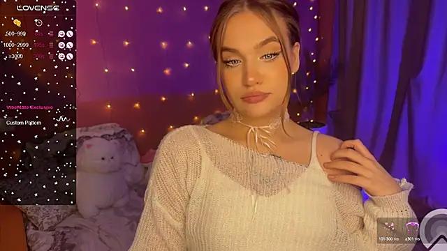 Check-out our cam rooms range and converse on a personal level with our delicious livecams streamers, showing off their spicy curves and toys.