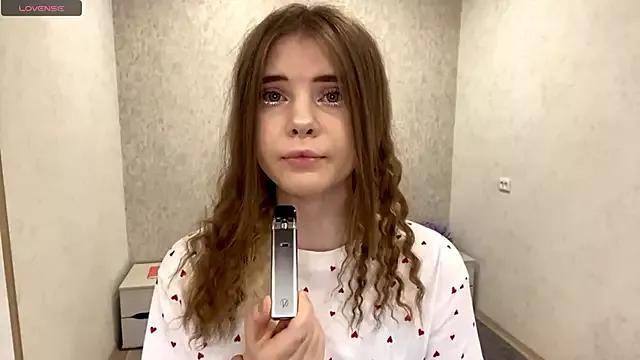 CarolinePepper from StripChat is Freechat