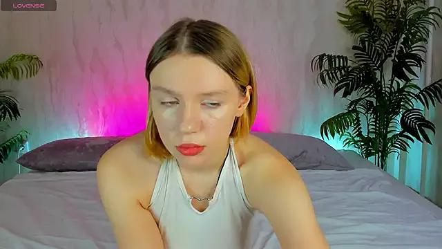 Check-out our cam rooms range and converse on a personal level with our delicious livecams streamers, showing off their spicy curves and toys.