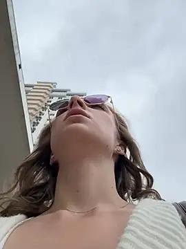 CaseyStar from StripChat is Freechat