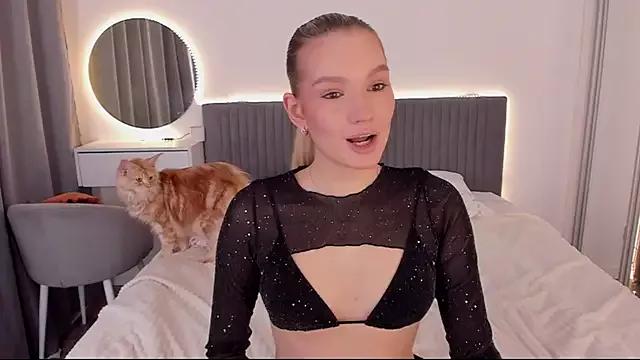 Check-out our cam rooms range and converse on a personal level with our delicious livecams streamers, showing off their spicy curves and toys.