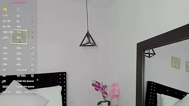 CeliWoods from StripChat is Freechat