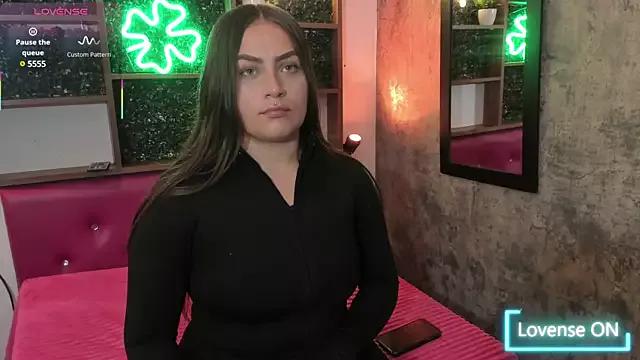 cherry_coper from StripChat is Freechat