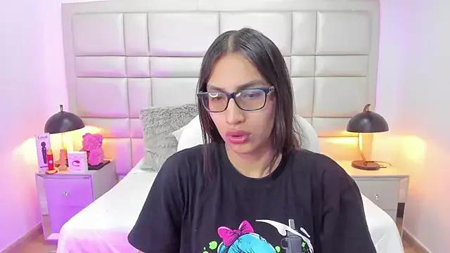 Cherrylady17_ from StripChat is Freechat