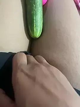 Chloe_2z from StripChat is Freechat