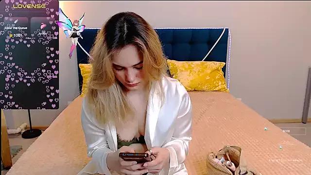 Chloe_Ravens from StripChat is Freechat