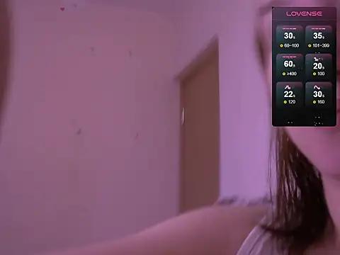 Chloe_strip from StripChat is Freechat