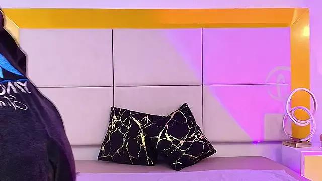 Chloee_sweet from StripChat is Freechat