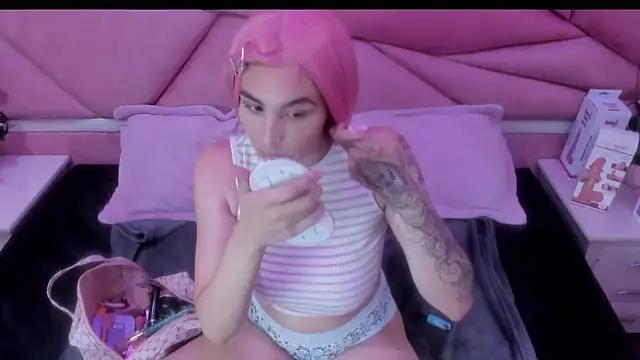 Check-out our cam rooms range and converse on a personal level with our delicious livecams streamers, showing off their spicy curves and toys.
