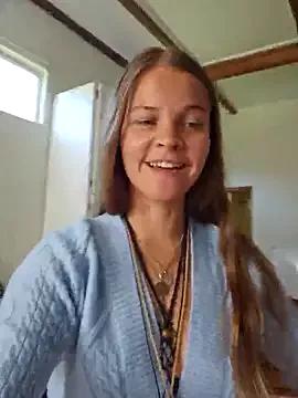 chloemoonandstarss from StripChat is Freechat