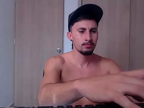ChrisDamon from StripChat is Freechat