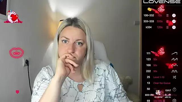 Christen_John_lover from StripChat is Freechat